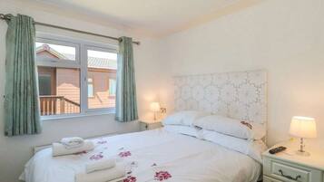 3 bedrooms, free WiFi, bed sheets