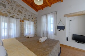 Traditional Villa, 3 Bedrooms, Private Pool | 3 bedrooms, free cots/infant beds, bed sheets