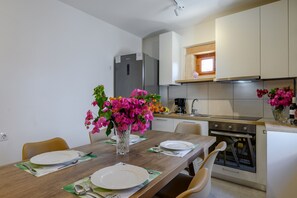 Villa, 3 Bedrooms, Smoking, Private Pool | Private kitchen