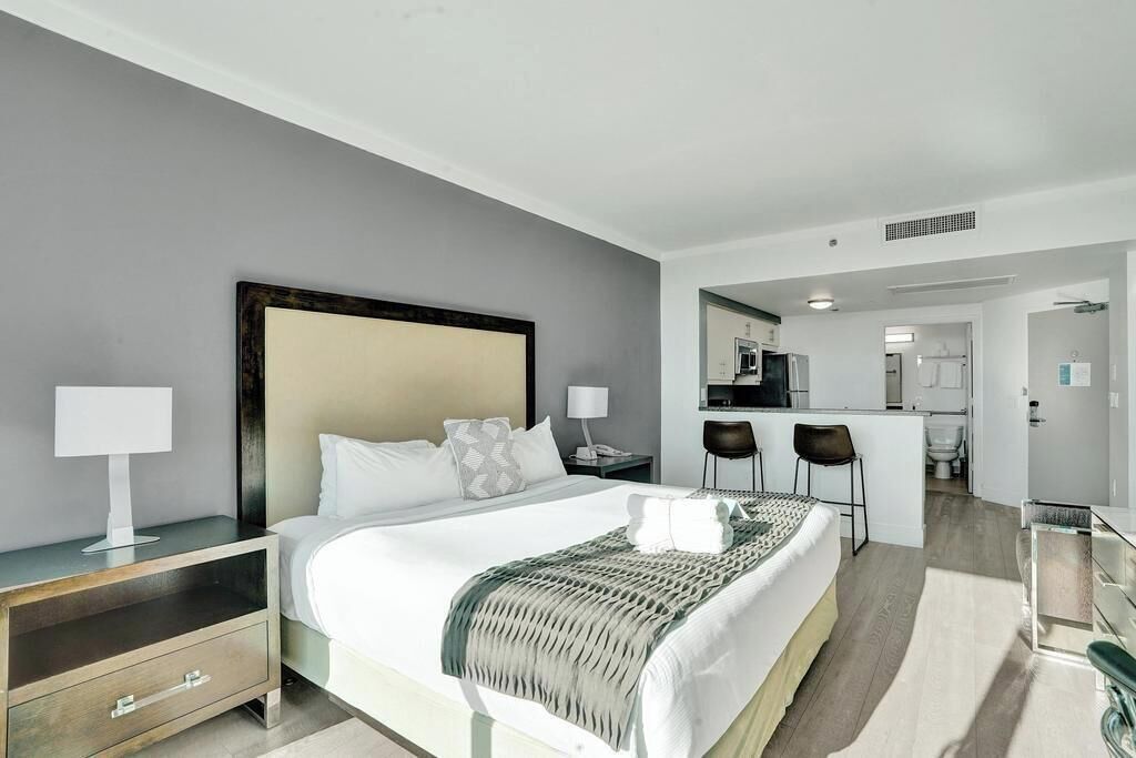 Fer et planche à repasser, accès au Wi-Fi (inclus)