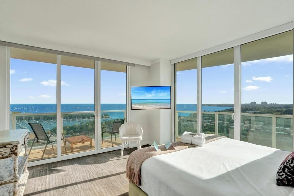 Bügeleisen/Bügelbrett, kostenloses WLAN