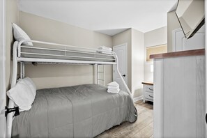 3 bedrooms, bed sheets