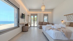 Villa, 6 Yatak Odası, Kişiye Özel Havuzlu, Deniz Manzaralı | 6 yatak odası, odada kasa, güneşlik/perde 