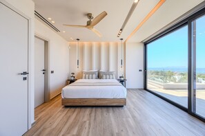 Villa, 5 chambres, piscine privée, vue montagne | 5 chambres, lits bébé (gratuits), draps fournis