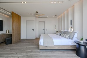 5 chambres, lits bébé (gratuits), draps fournis