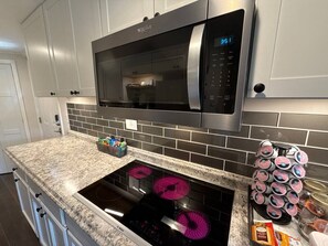 Fridge, microwave, stovetop, dishwasher