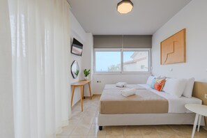 Villa, 6 habitaciones, alberca privada, vista al mar | 6 habitaciones, escritorio, cunas gratuitas y ropa de cama 