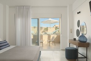 6 bedrooms, desk, free cribs/infant beds, bed sheets - Foothills Turquoise Villa (Rethymno)