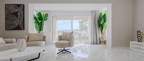 Villa, 6 soverom, privat basseng, sjøutsikt | Oppholdsrom