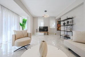 Villa, 6 Bedrooms, Private Pool, Sea View | Living room