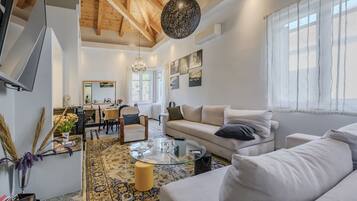 Vila, 3 quartos, piscina particular, vista para a piscina | Sala de estar