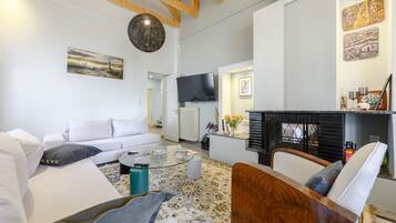 Vila, 3 quartos, piscina particular, vista para a piscina | Sala de estar