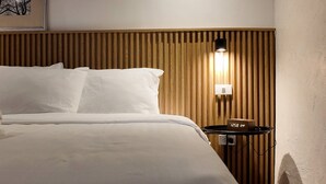 1 bedroom - Room-novella Tagaytay Deluxe King 102 Po (Tagaytay)