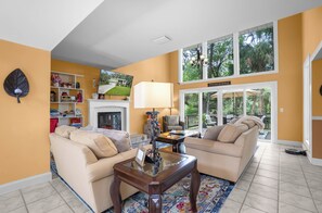 Smart TV, fireplace