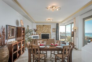 In-room dining - Aphrodite beachfront villa (Hersonissos)