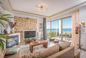 Villa, 5 chambres, cheminée, vue mer | Salle de séjour