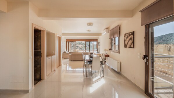 Vil·la, 3 dormitoris, piscina privada, vistes al mar | Sala d'estar