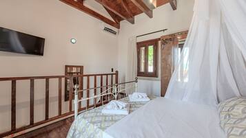 Villa, 3 Bedrooms, Smoking, Private Pool | 3 bedrooms, free cribs/infant beds, bed sheets