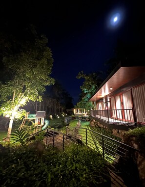 Room, 1 Bedroom, Smoking, Balcony | Garden