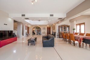 Villa, 4 Bedrooms, Smoking, Private Pool | Living room