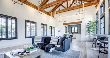 Stylish 1BR Condo at Barton Creek Villas