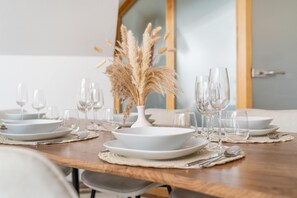 Dining - flair Apartment Stadtoase Fulda I private sauna & jacuzzi I Balcony I 2xParking (Künzell)
