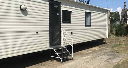 Luxury 2 Bedroom Caravan Pets Stay Free