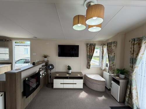 Luxury 2 Bedroom Caravan Pets Stay Free
