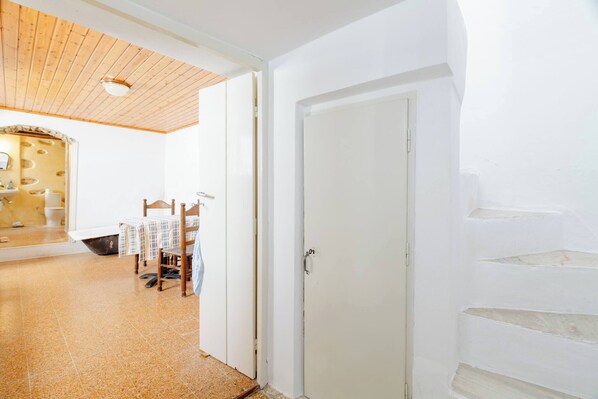 Shared Dormitory, 3 Bedrooms, Smoking, Balcony | Living area