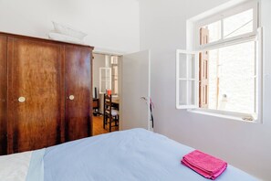 Shared Dormitory, 3 Bedrooms, Smoking, Balcony | 3 bedrooms