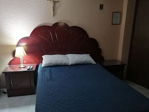 1 Schlafzimmer, Bügeleisen/Bügelbrett, kostenloses WLAN