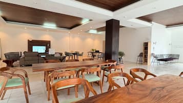 Room, 1 Bedroom, Smoking, Balcony | Lounge