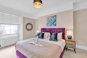 2 chambres, fer et planche à repasser, Wi-Fi gratuit, draps fournis