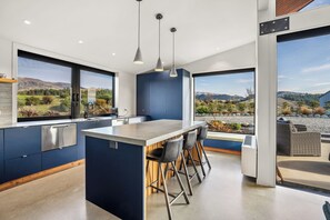 Interior - Eight On Jackson - Luggate Holiday Home (Cromwell)