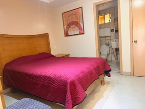 基本單人房 | 書桌、手提電腦工作空間、免費 Wi-Fi