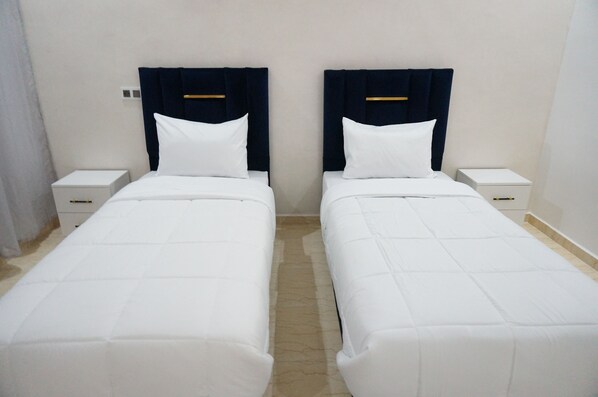 WiFi, bed sheets