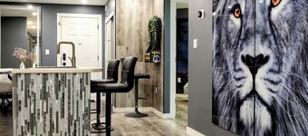 Modern 2BR Condo with secure parking and walking distance to Rogers Place 