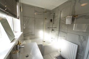 ヘアドライヤー、タオル