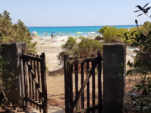 Beachfront villa, right ON SAND!