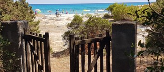 Beachfront villa, right ON SAND!