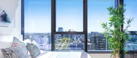 2 bedrooms, desk, iron/ironing board, WiFi