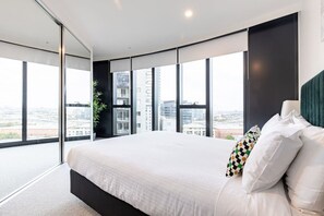 1 bedroom, desk, iron/ironing board, WiFi