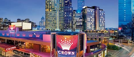 المنشأة من الخارج