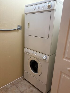 Interior - #10 Apartment with southwestern vibes. (Lorain)