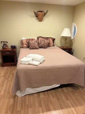 2 bedrooms, WiFi, bed sheets