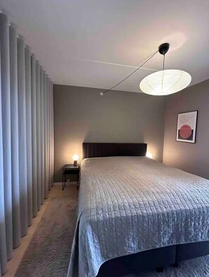 2 dormitorios, tabla de planchar con plancha, wifi y ropa de cama