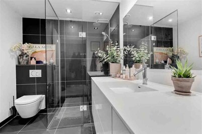 Fantastisk lejlighed med 45 m2 balkon
