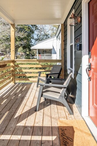 Adorable 3br/2ba Home~Convenient to Everything!