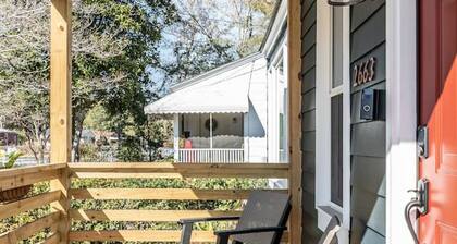 Adorable 3br/2ba Home~Convenient to Everything!