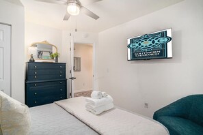 3 bedrooms, desk, iron/ironing board, WiFi